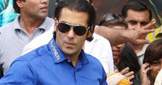 Salman happy to meet disabled children